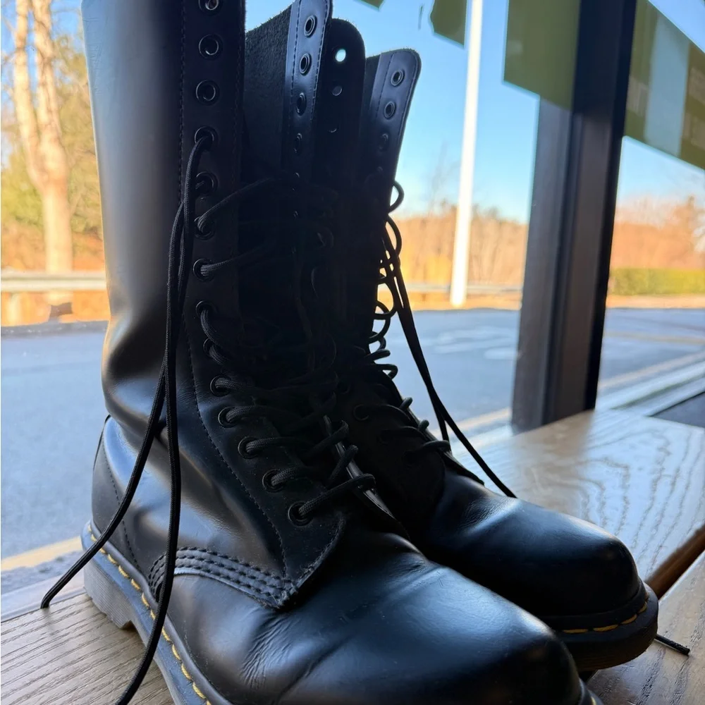 1914 Smooth Leather Tall Black Leather Lace-Up Boots- Dr. Martens US 8M / 9L - Picture 4 of 15